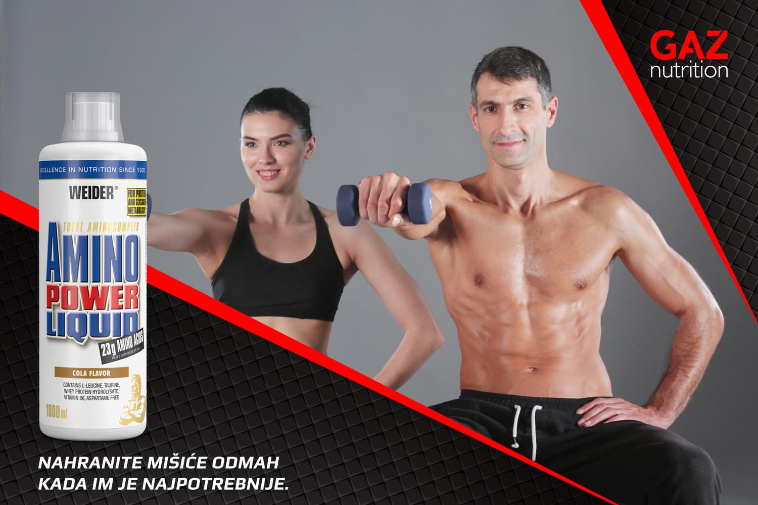 Weider Amino Power Liquid 1000ml s atletskim fitness parom - žena u crnom sportskom grudnjaku s plavim bučicama i muškarac bez majice s definiranim trbušnim mišićima